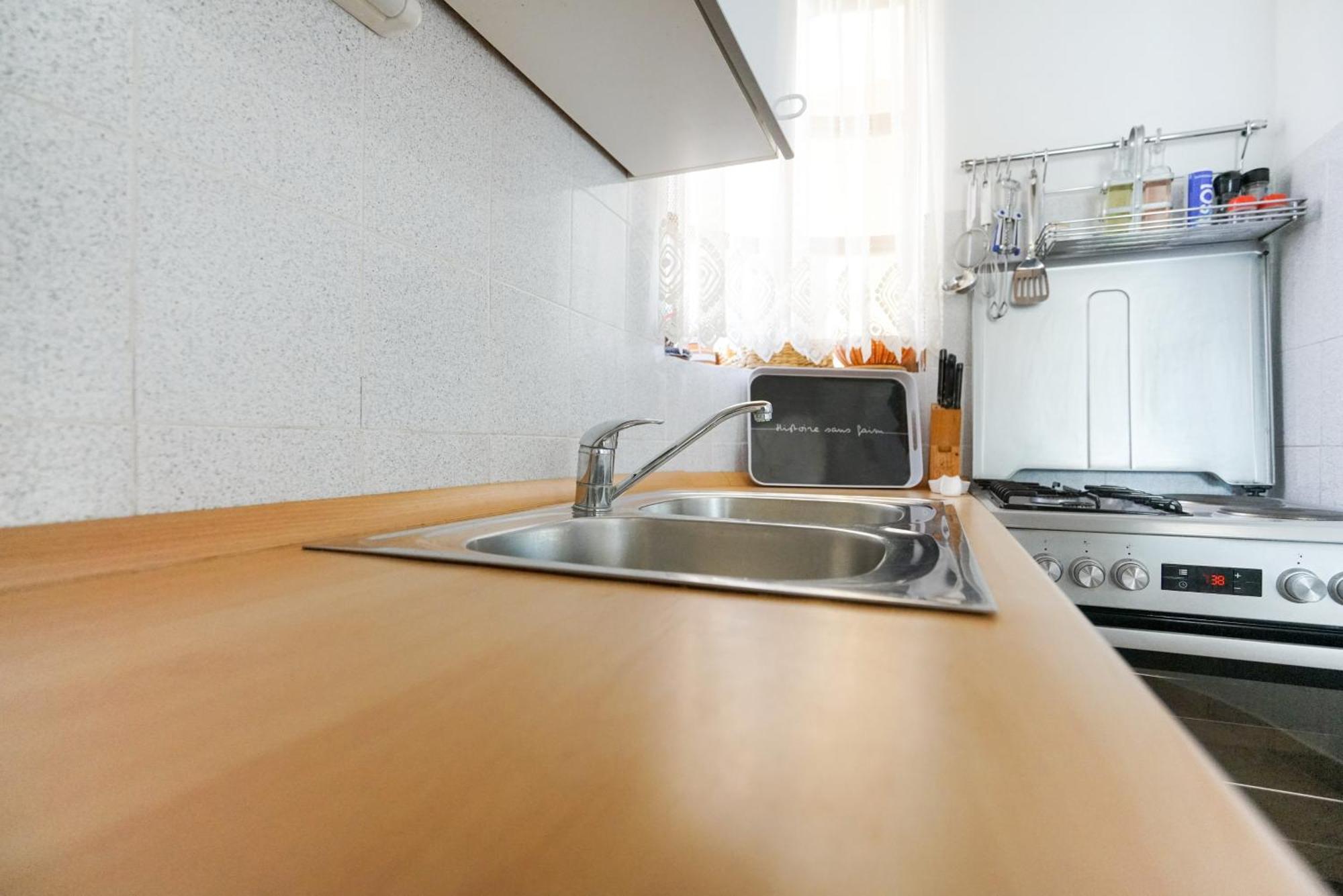 Apartments Osljak Preko Ngoại thất bức ảnh