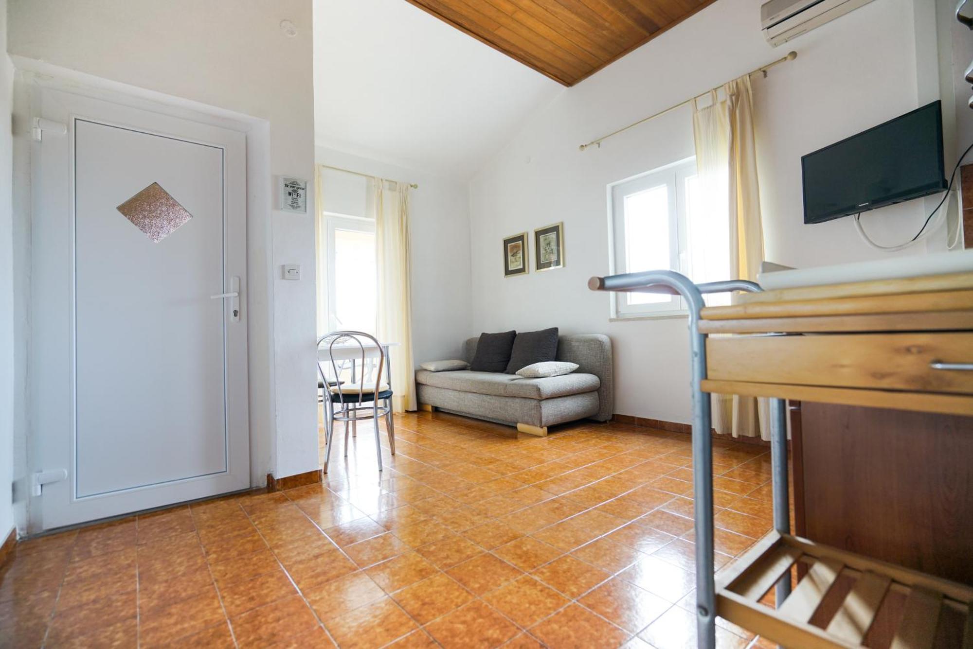Apartments Osljak Preko Ngoại thất bức ảnh