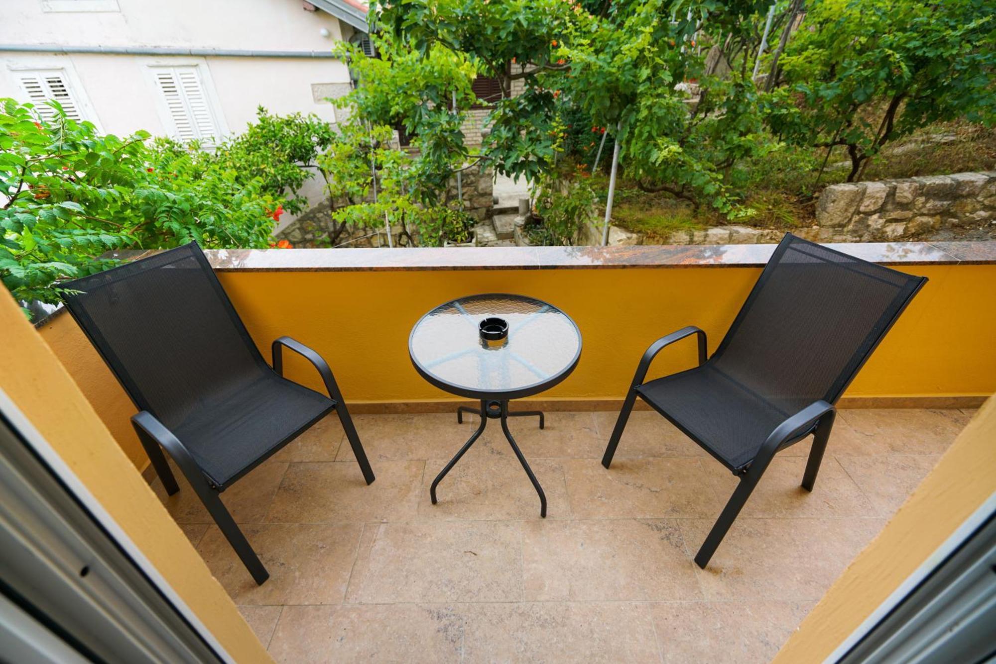 Apartments Osljak Preko Ngoại thất bức ảnh