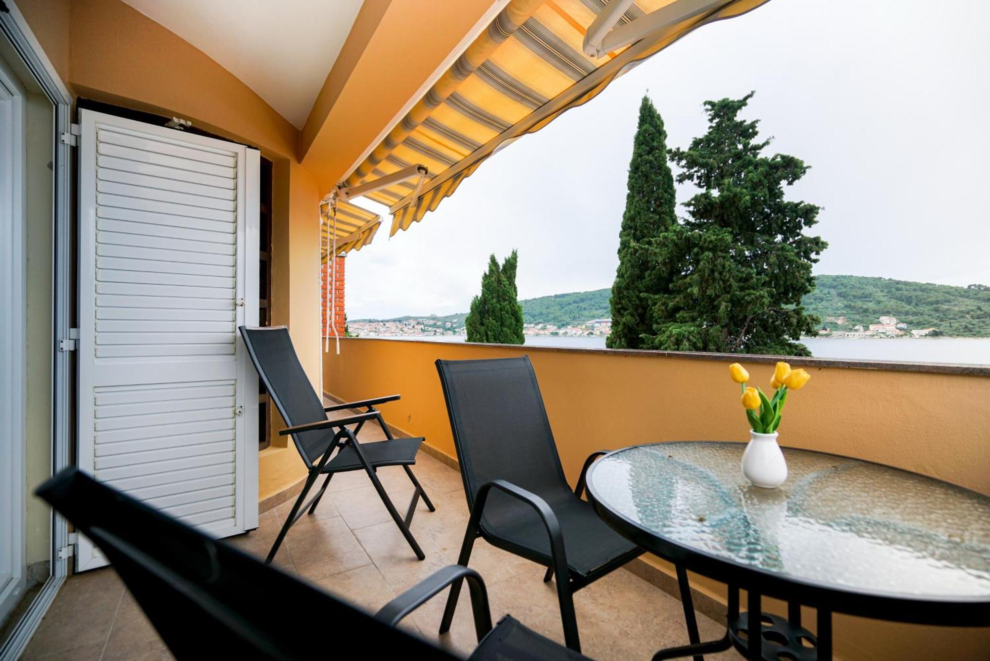 Apartments Osljak Preko Ngoại thất bức ảnh